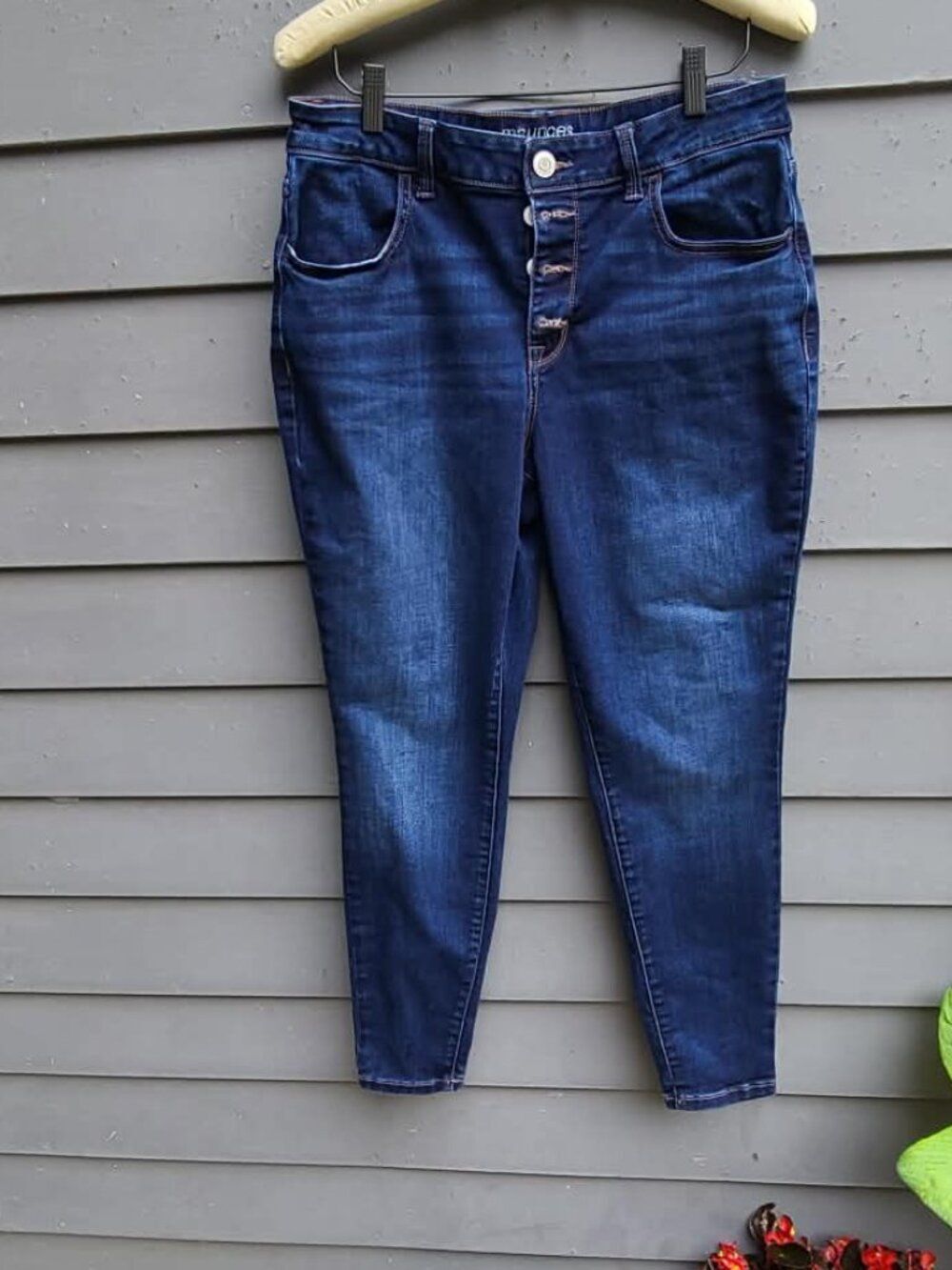 Maurices High Rise Button Fly Jeans size Large Short